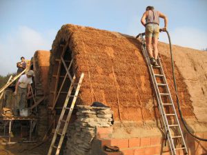 la ultima de construcción con tierra